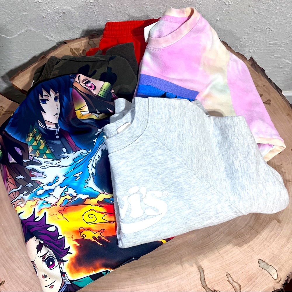 4 lbs Sweatshirts and Sweatpants - Levi’s, Old Navy, and Wes Shop